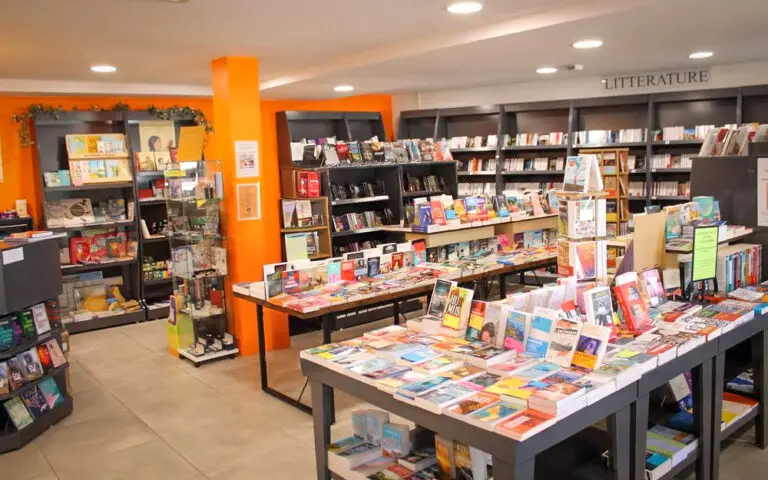 Céline Guillaume en dédicace à la Librairie Victor Hugo de La Teste-de-Buch