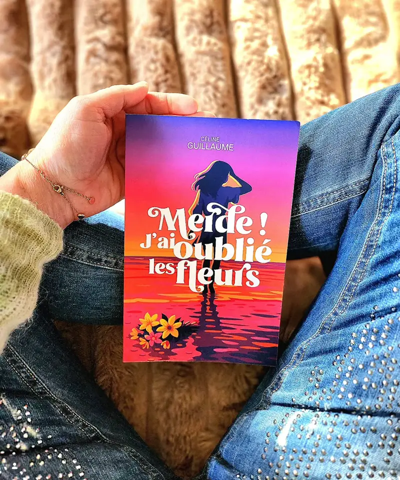 Couverture du roman « Merde ! J’ai oublié les fleurs », un roman autofictif sur la résilience, les violences familiales et les transmissions invisibles.